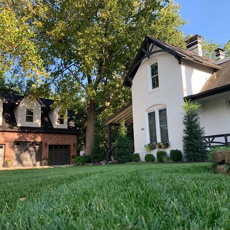 The Henry Carriage House Apartamento Bentonville Exterior foto